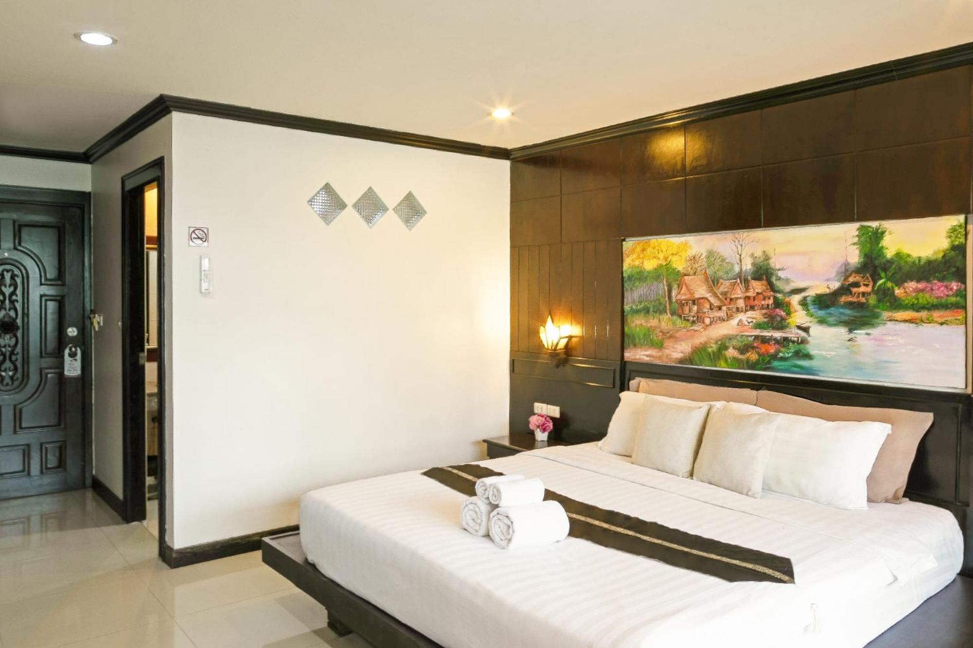 Best Venue Hotel Patong Экстерьер фото