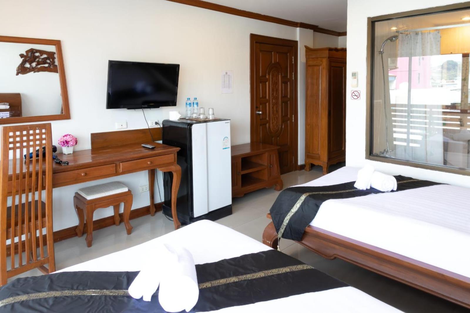 Best Venue Hotel Patong Экстерьер фото