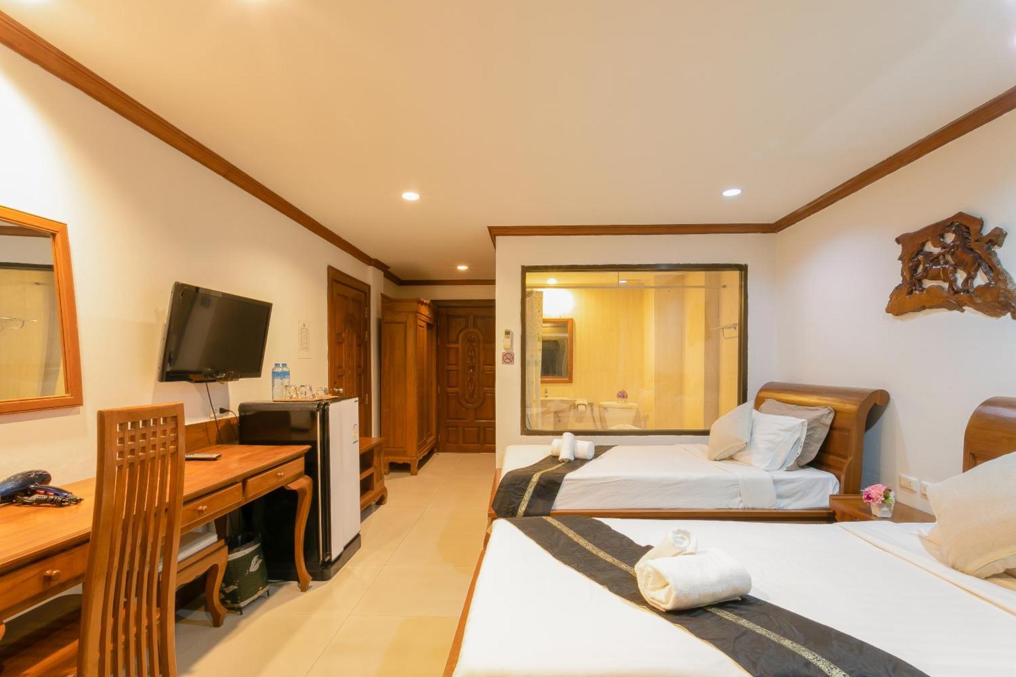 Best Venue Hotel Patong Экстерьер фото