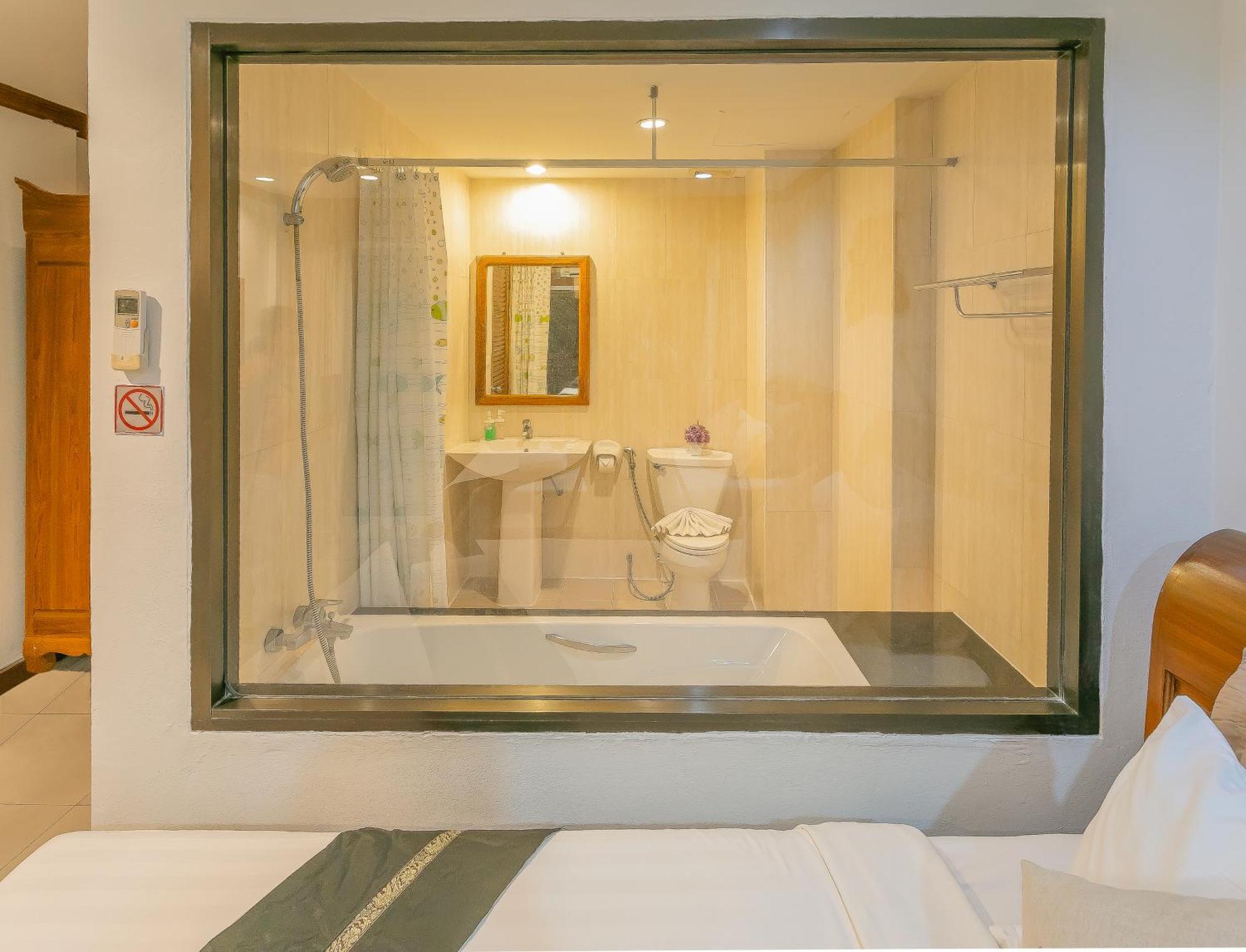 Best Venue Hotel Patong Экстерьер фото